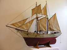 Le Falémé est un bateau fabriqué, au début du siècle dernier, par une personne qui a navigué sur ce fleuve : le Falémé